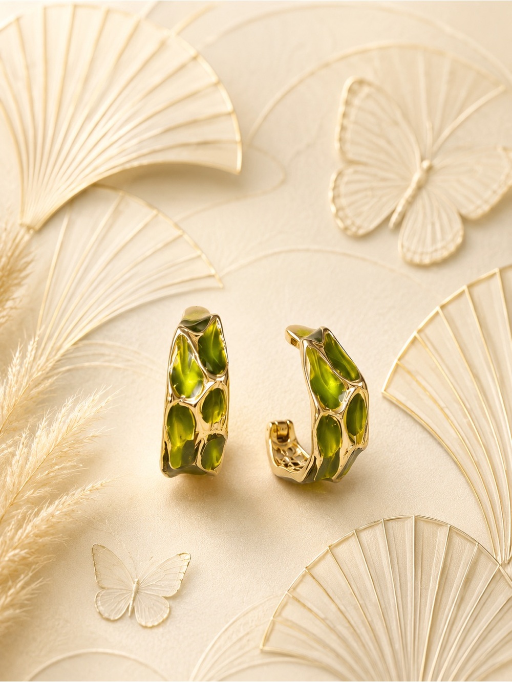 🆕❤️ Gold Textured Hoop Earrings with Olive Green Enamel Accents